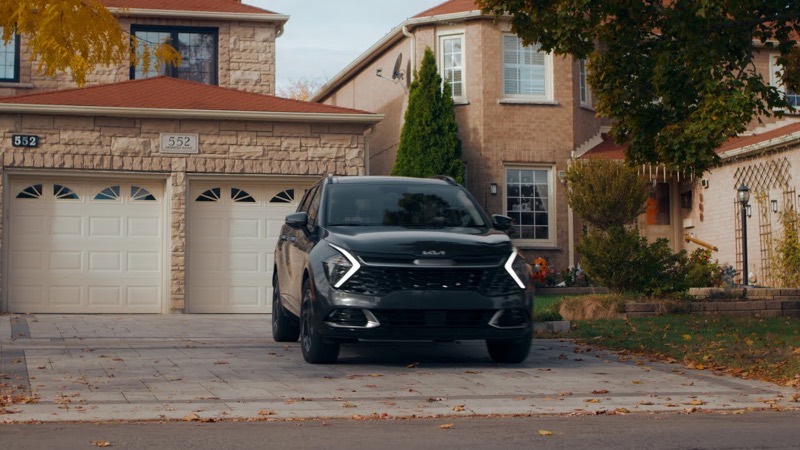 Kia Sportage, Where the Season Moves You Forward